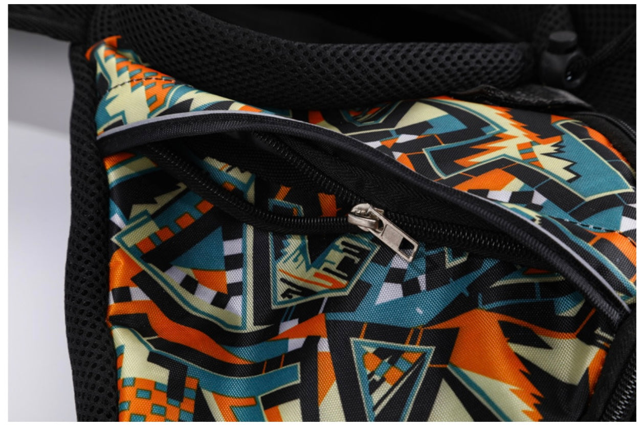 Stylish and Comfortable Portable Carrying Bag for Dogs and Cats - Perfect for Outdoor Adventures!